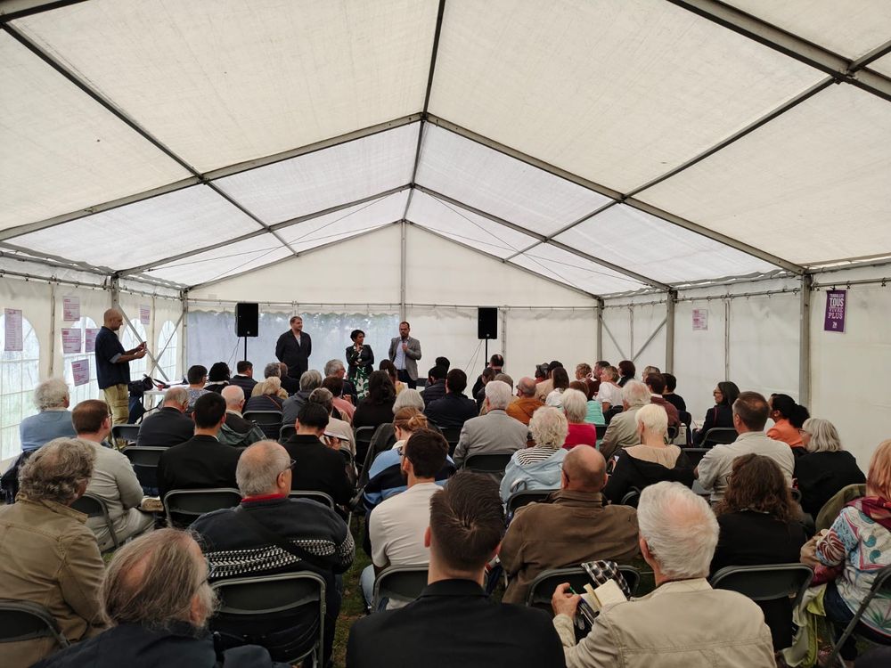 Le monde devant notre table ronde