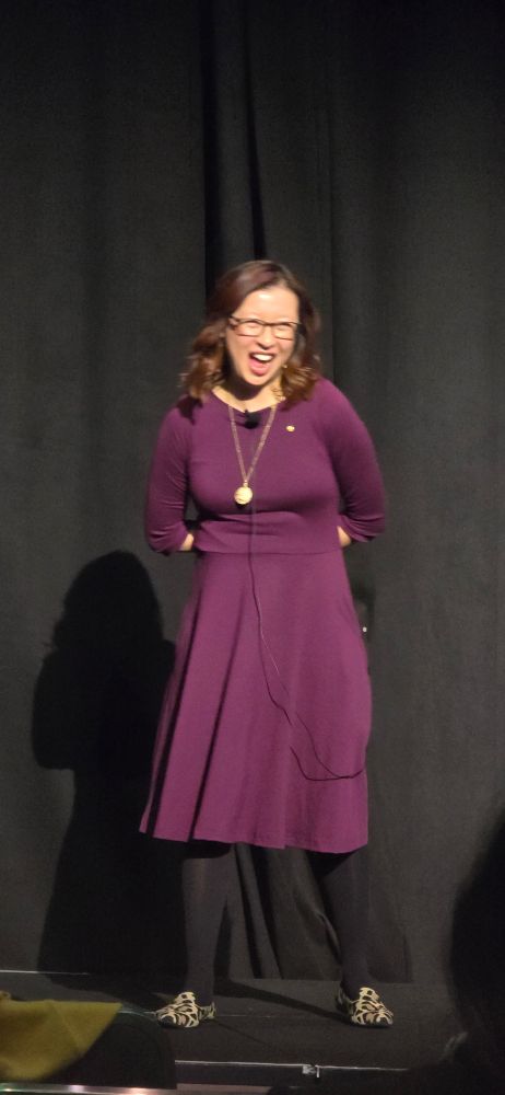 Amanda White answering Guy's question