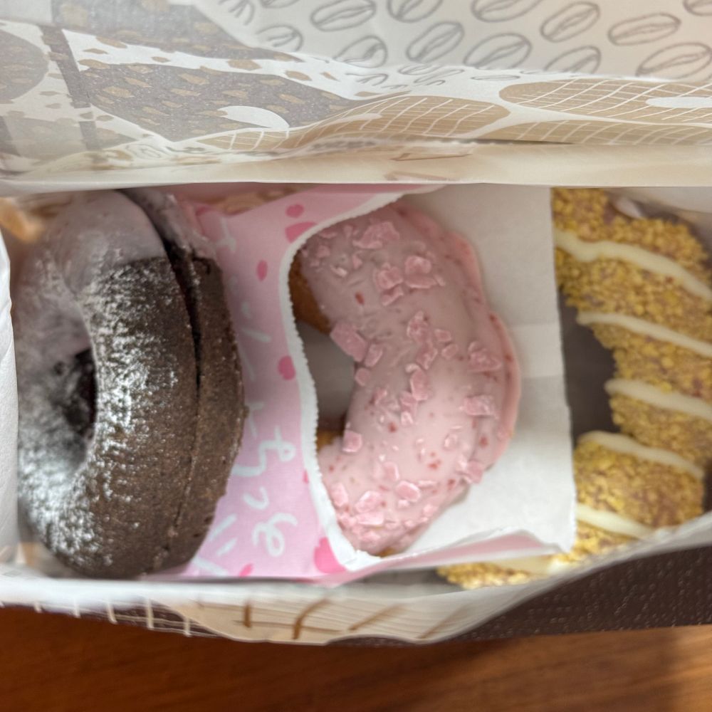 ミスタードーナツ
フランボワーズクリームチョコレート
桜もちっといちごかすたーど
ポンデ・ゴールデン&ストロベリー