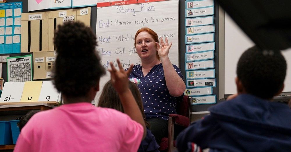 The share of teachers working second jobs outside the classroom did not change much from before the pandemic.