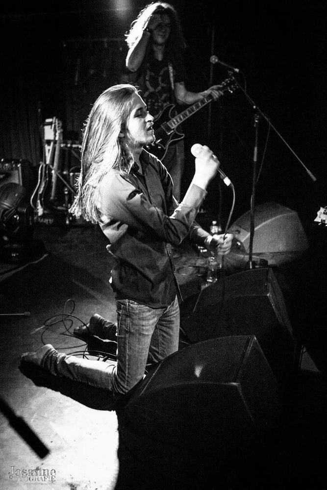 Pic of me as a skinny 20 y/o, back when I was the frontman of a metal band 