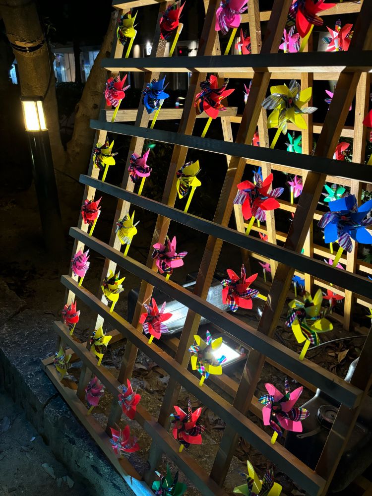 カラフルな風車いっぱいあった。