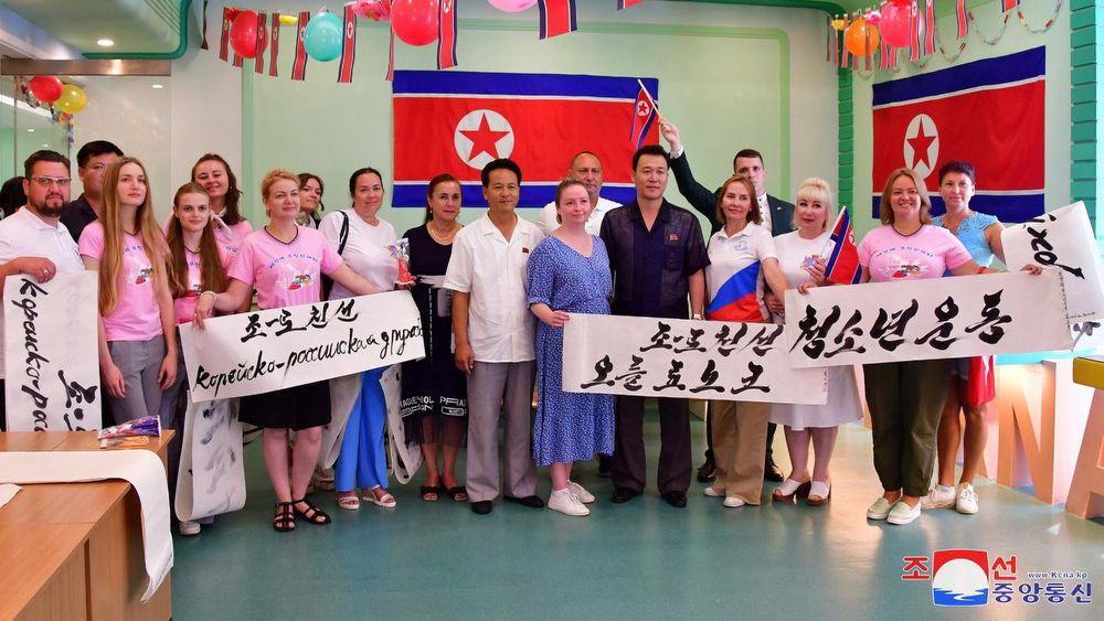 Russische Schüler machen Ferien in Nordkorea