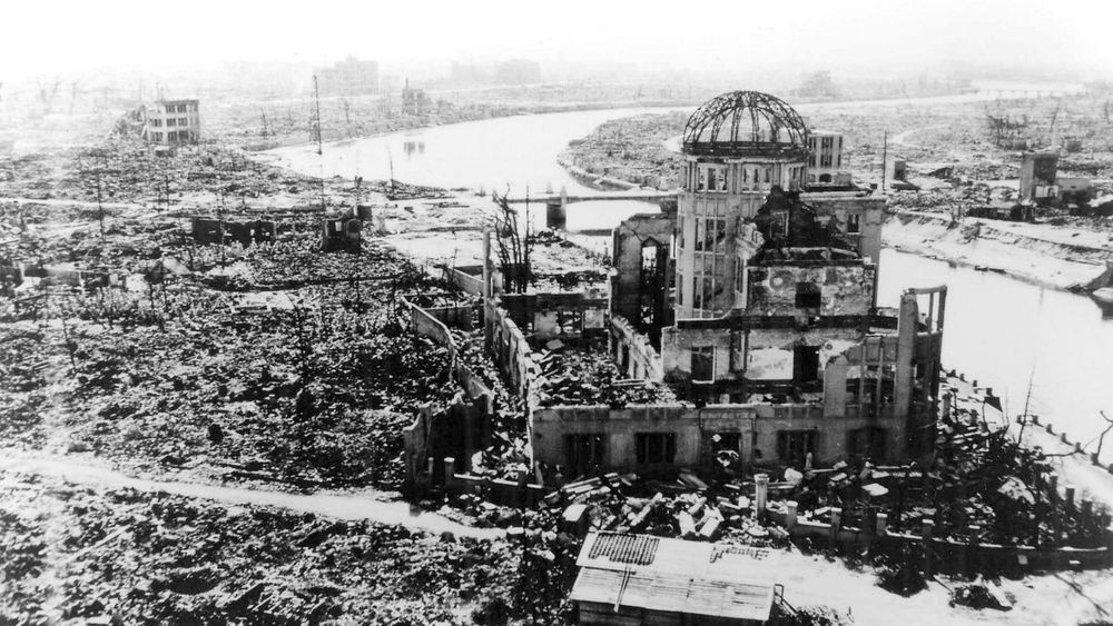 "Nie wieder Hiroshima, nie wieder Nagasaki"