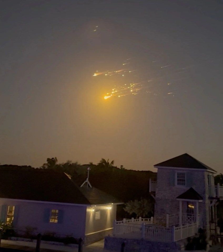 Bits of SpaceX's Starship as flaming debris rain's down on houses. 48 days after last time.