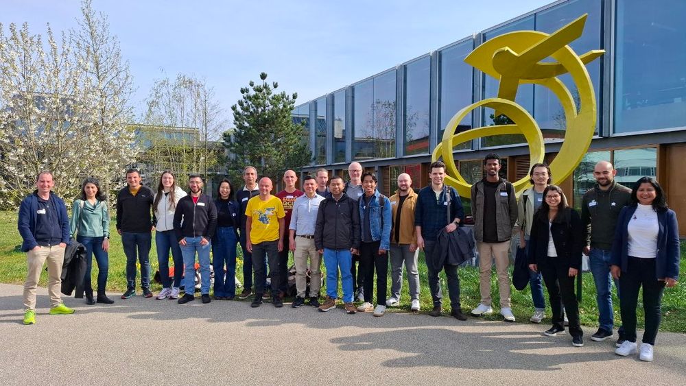 Group picture in front of ITC building