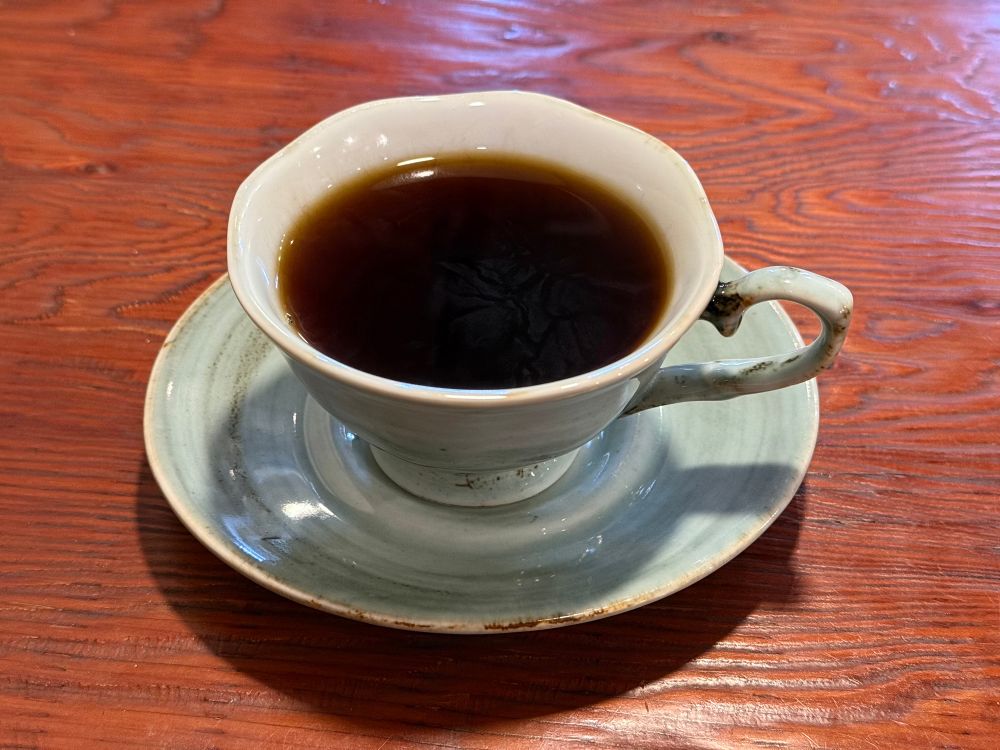 찻잔에 담긴 커피