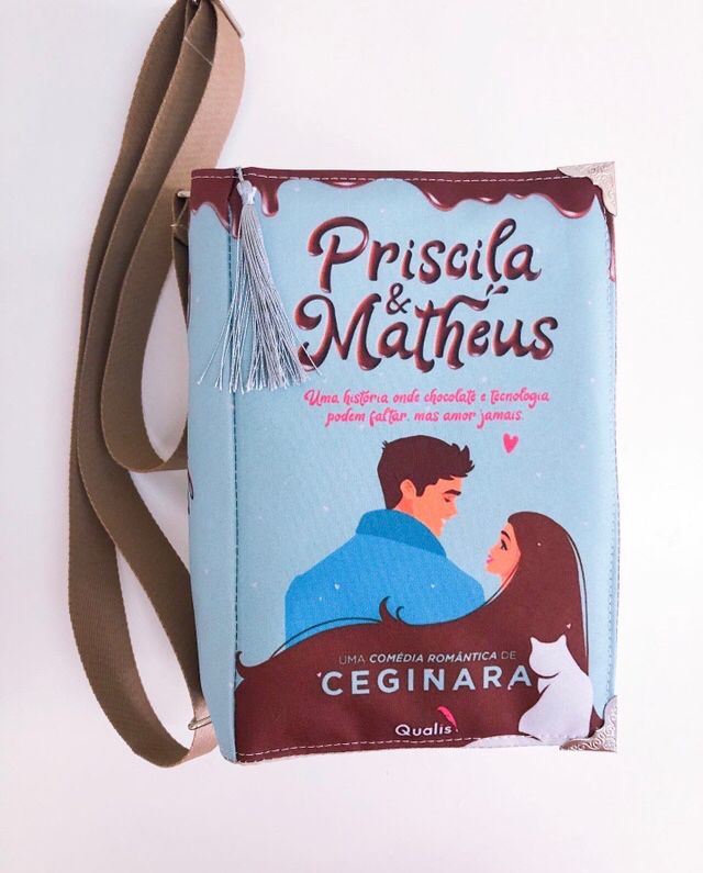 Bolsa em formato de livro Priscila e Matheus