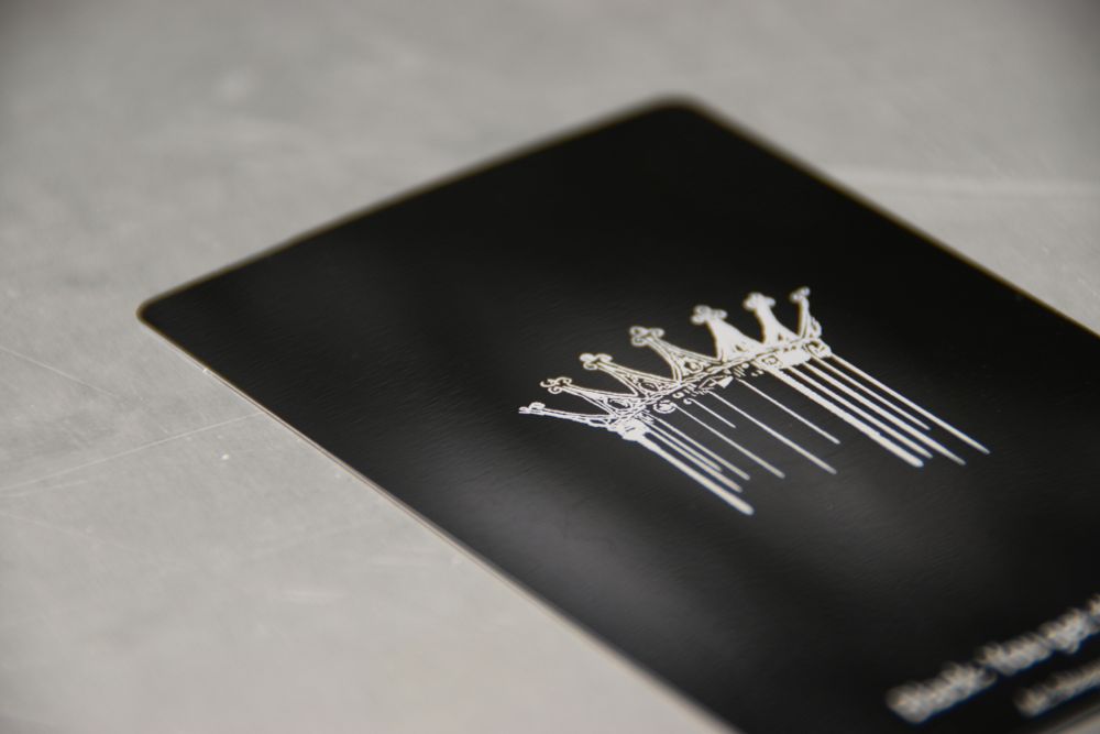 Close-up of the crown card.