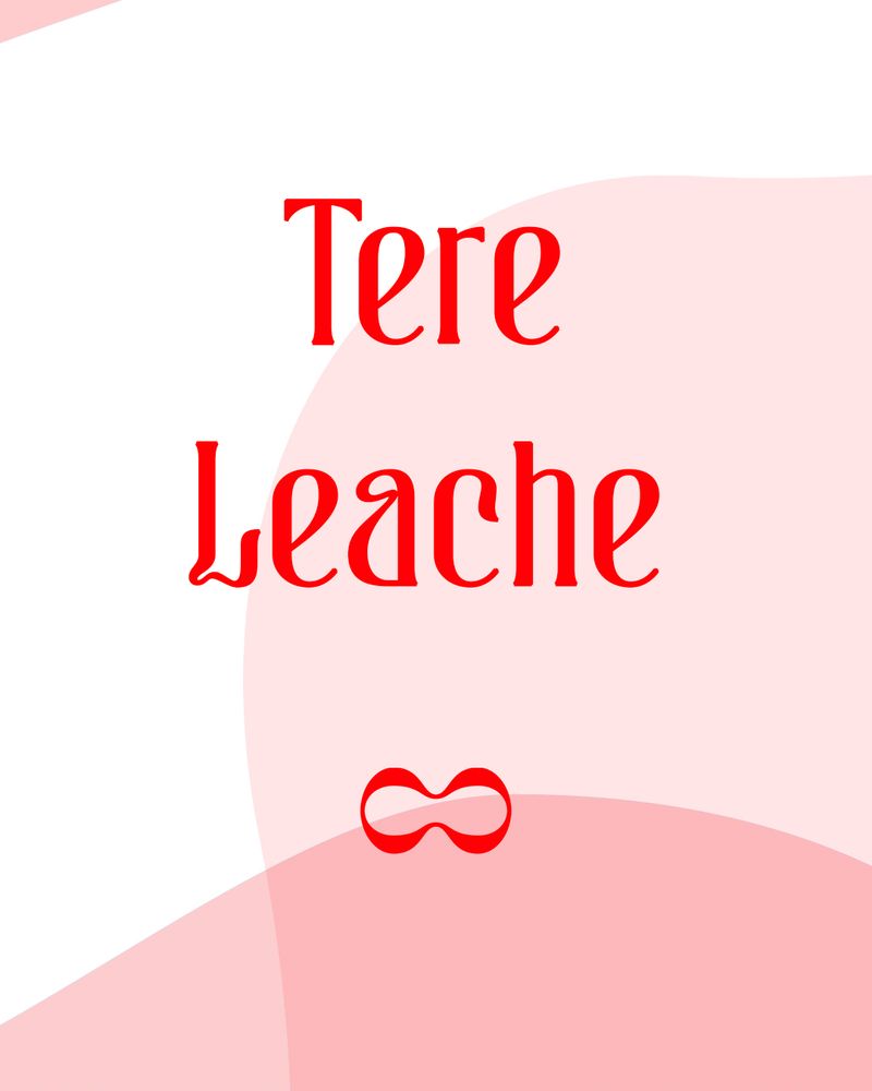 Mi relación con la fotografía nació en la infancia, de la mano de mi padre. Recuerdo pasar horas en su laboratorio, observando cómo la imagen aparecía poco a poco sobre el papel. Para mí, aquello era magia. A los veinte años tomé su cámara por primera vez. Comencé fotografiando a mi familia, a mis amigos, a las celebraciones cotidianas. Me atraía el blanco y negro, su capacidad de contar sin distraer. Con la llegada de mi primera cámara digital todo cambió. La libertad de disparar sin miedo al error me permitió experimentar más, aprender y construir mi propio archivo.
La mirada de esta semana nos llega desde Aoiz.
@tereleache