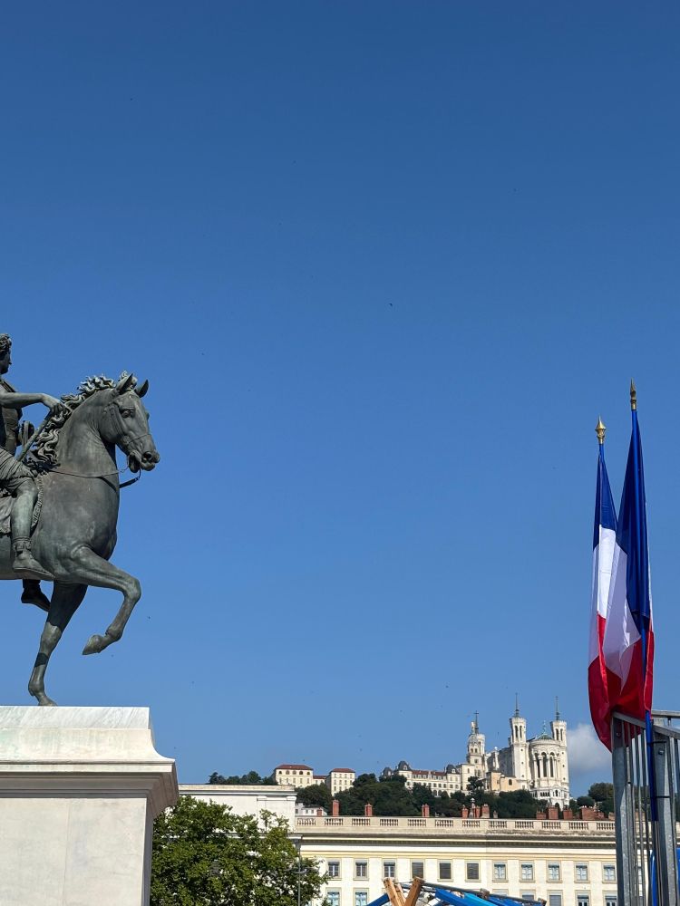 La belle vue de Lyon depuis la place Bellecour 