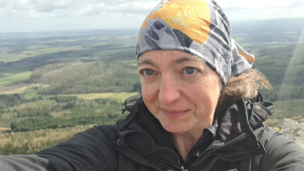 A windblown eejit trying to stand upright long enough for a selfie in the teeth of incredibly powerful gusts near a precipice. 
This is how selfies cause dangerous situations - I was stupid in retrospect 