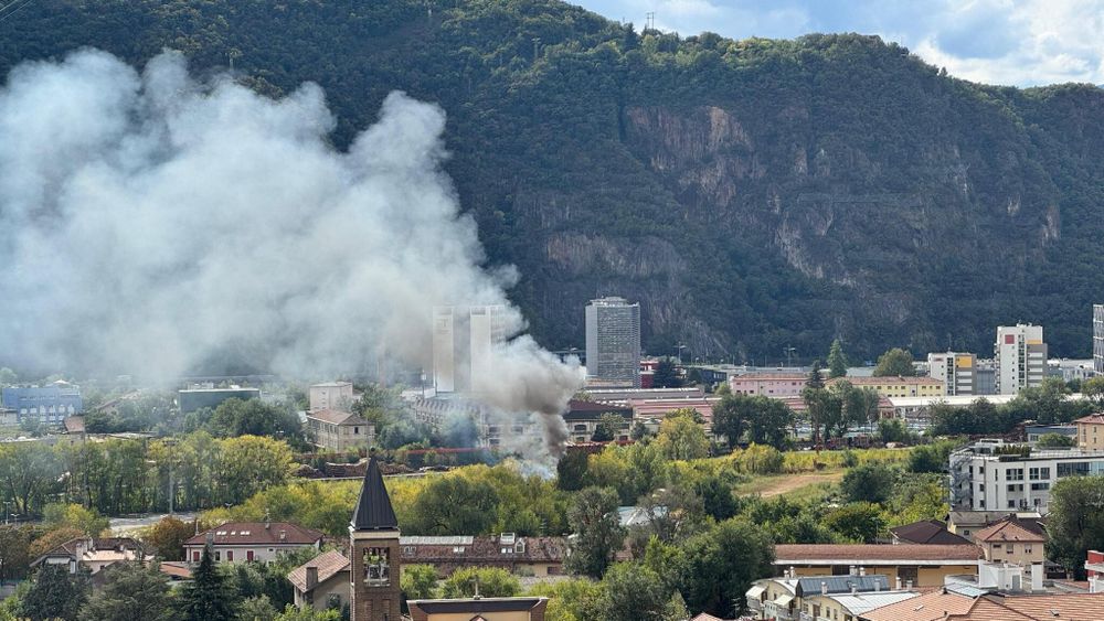 Feuerwehr bringt Brand am Bozner Bahnhof schnell unter Kontrolle