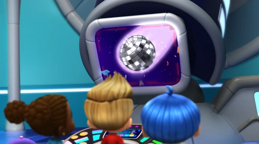 Star trek SCO. The crew observe a Disco ball asteroid