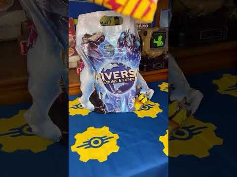 SCARY GOOD FALLOUT HALLOWEEN HORROR NIGHTS 2025 MERCH!!