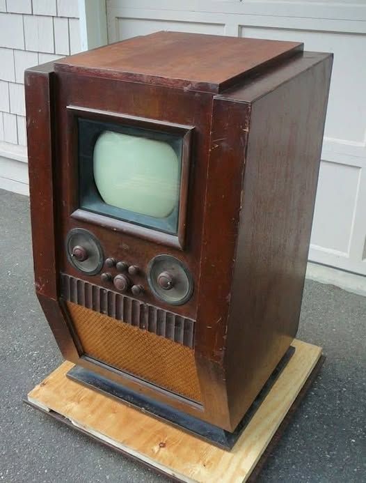 Early tv set
