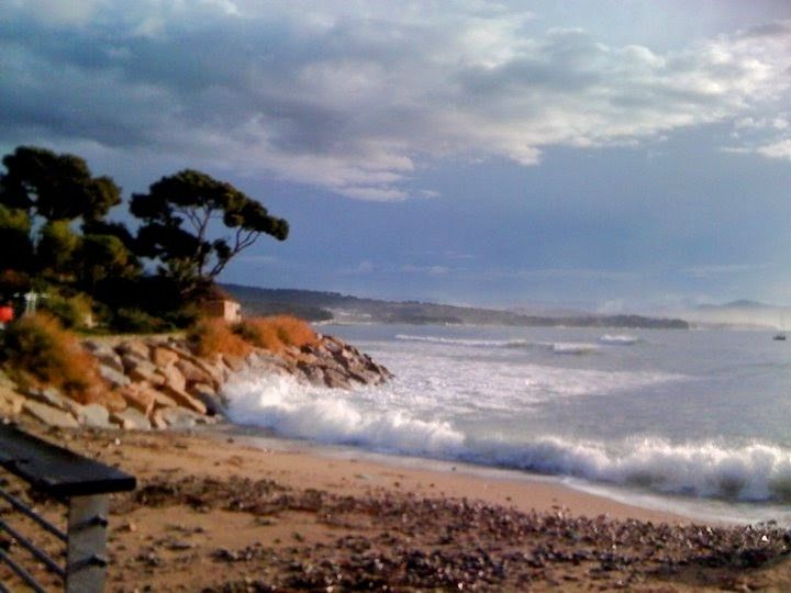 Plage des Capucins, ancienne plage des chiens, à La Ciotat 