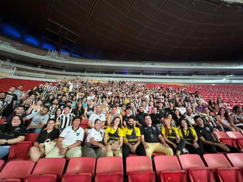 Festa na capital: torcida do Botafogo prepara 1º mosaico fora do Sudeste; ge acompanha montagem