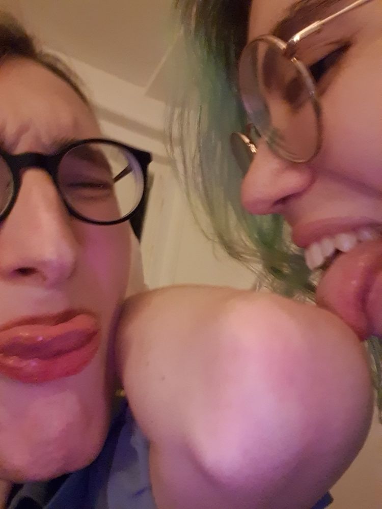 me failing to lick my elbow, fall mogging me by licking my elbow