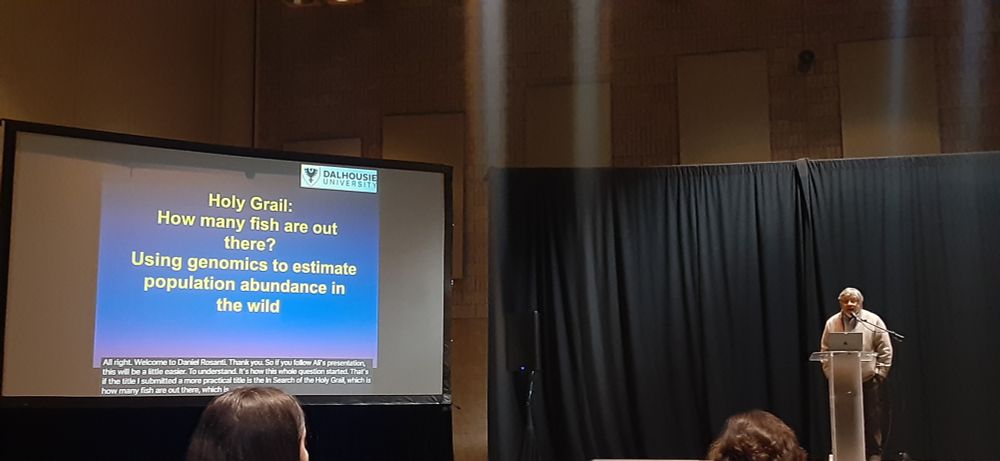 Daniel Ruzzante presenting a slide at the SCAS 2015 conference.