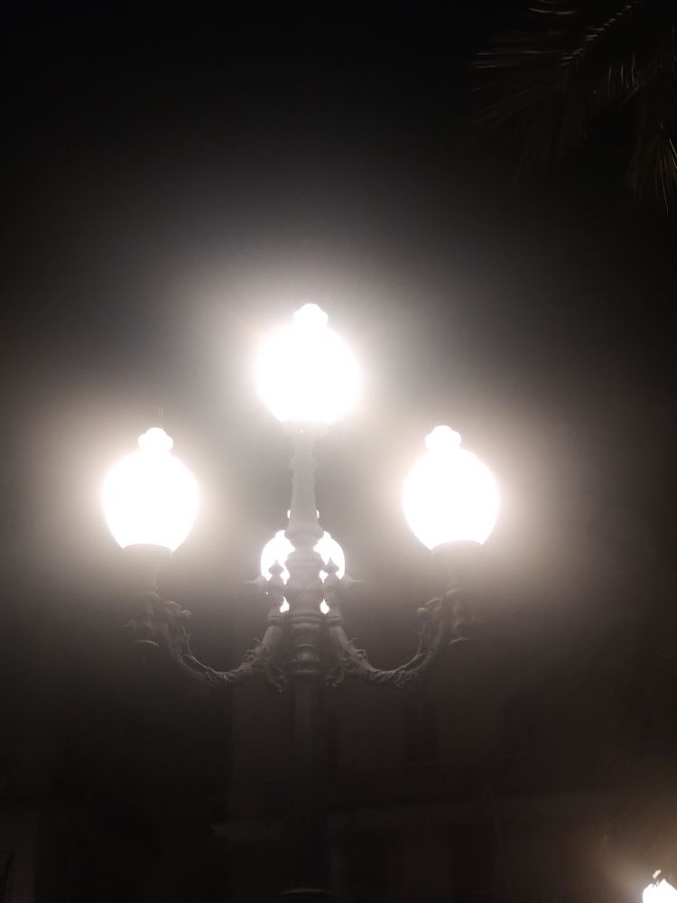 Cadiz's classic lamps