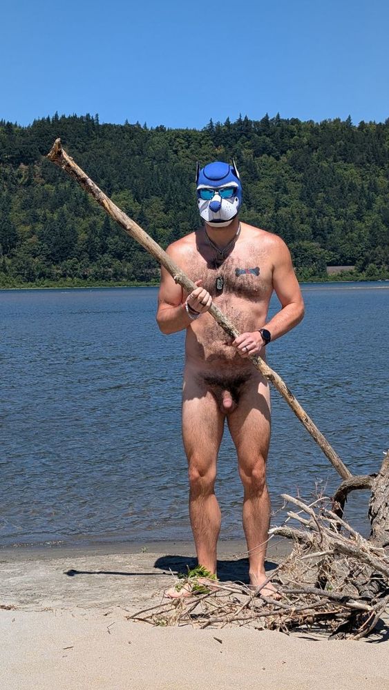 Lookit this stick I found.