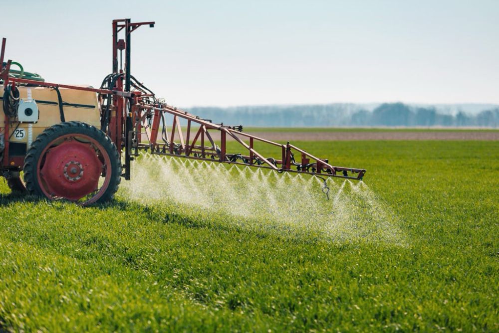 Tell EPA to ban the toxic herbicide paraquat now