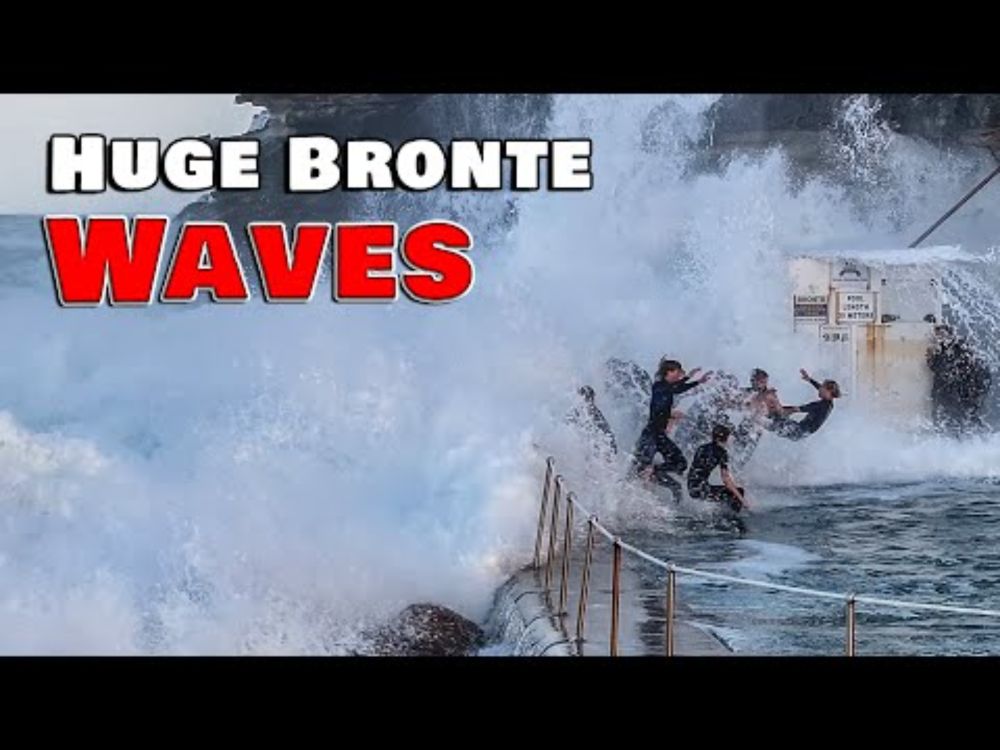 Huge Bronte waves impact pool - 4 August, 2025