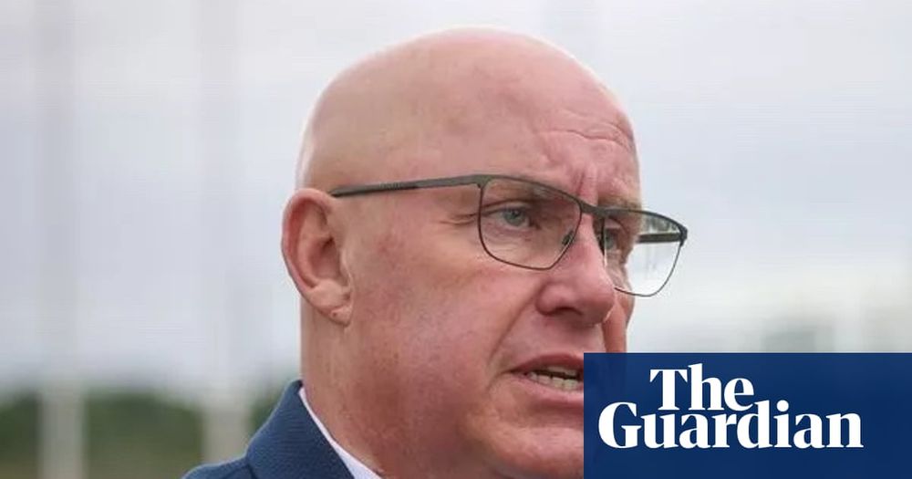 Nottinghamshire council’s administration says it will no longer deal with local paper, in unprecedented move

A Reform council leader’s decision to ban his councillors from engaging with a prominent local newspaper is a “massive attack on local democracy” and a sign of things to come should the party form the next government, the outlet’s editor has warned.

In an unprecedented move, Nottinghamshire county council’s four-month-old Reform administration has said it will no longer deal with the Nottingham Post, its online edition and a team of BBC-funded local democracy journalists that it manages. Continue reading...