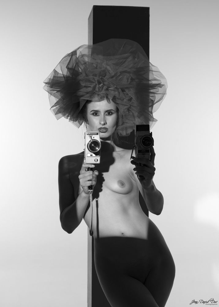 Hairstylist : Christophe Pujol
MUA : Manon Amiel
DA : Nath Sakura