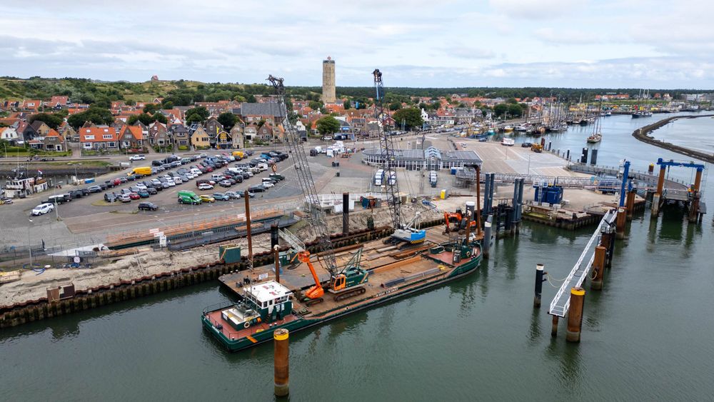 VIDEO: Veerhaven en damwanden op Terschelling opgelapt: "Het was absoluut niet meer veilig" - Omroep Zilt | Noordwest-Friesland