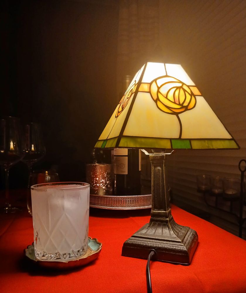 A kind of Cachaca Mule thing.

Recipe: 60 ml cachaca, 30 ml lime juice, top up with ginger beer, serve over ice.