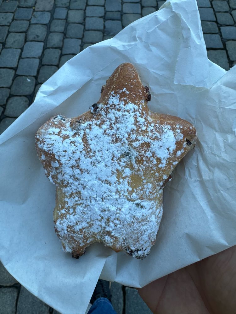 Stollen in the shape of a star