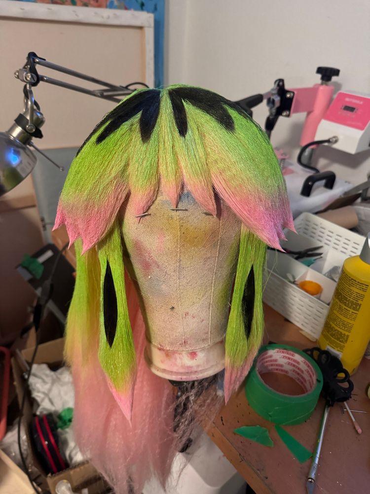 Green and pink lum wig