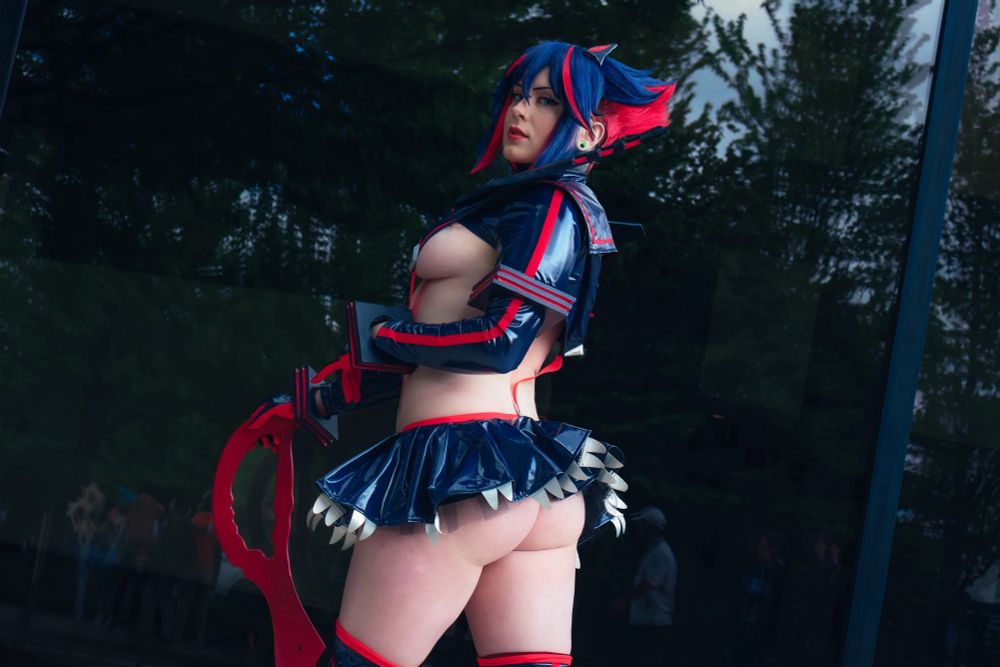 Ryuko kill la kill cosplay from behind