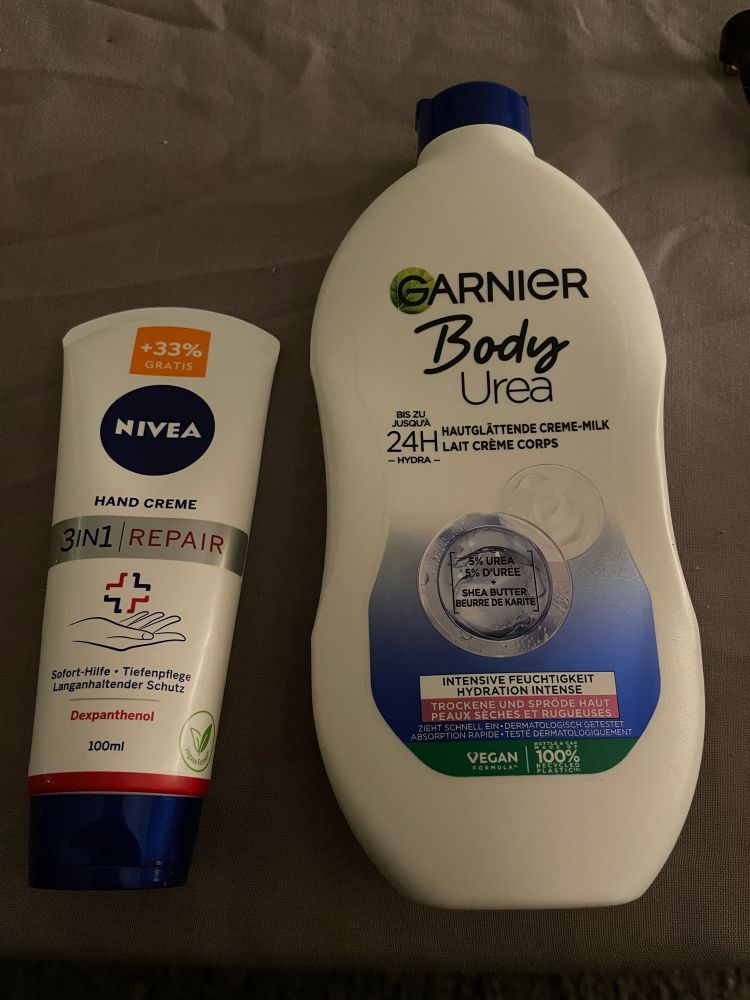 קרם גוף וקרם ידיים