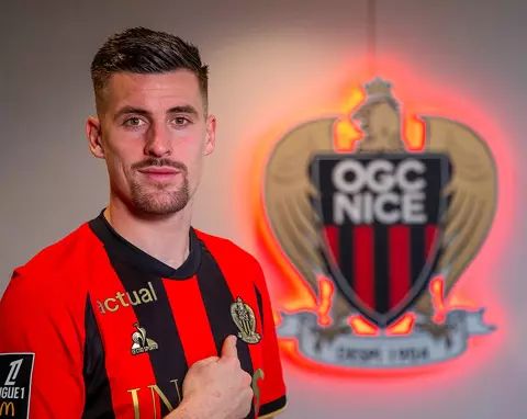 Photo de Santamaria avec les couleurs du maillot de l'OGCN