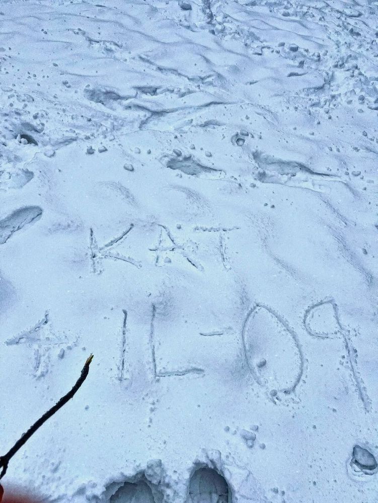 "KAT 4 IL-09" written in snow :) 