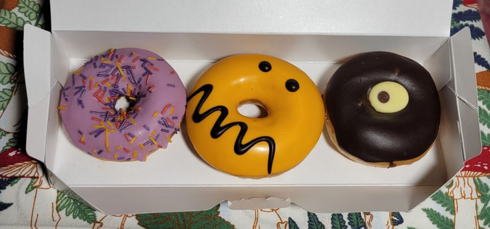 クリスピー・クリーム・ドーナツのハロウィン限定ミニドーナツ。3個入り。