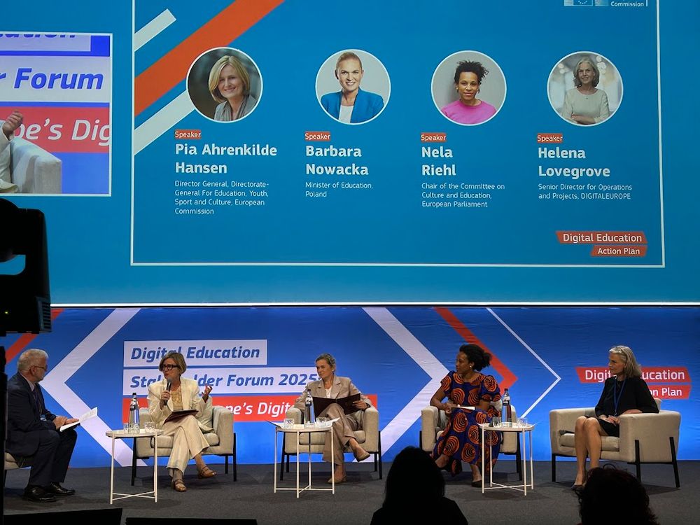 Panel discussion during the The Digital Education Stakeholder Forum 