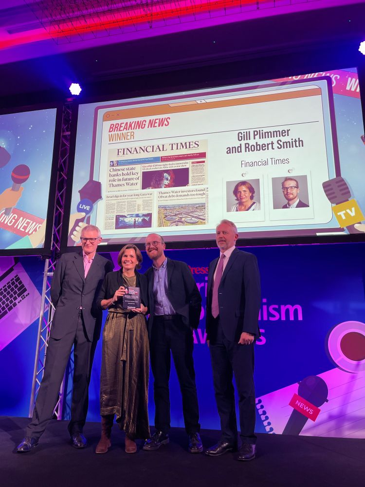 Gill and Rob pick up a gong 