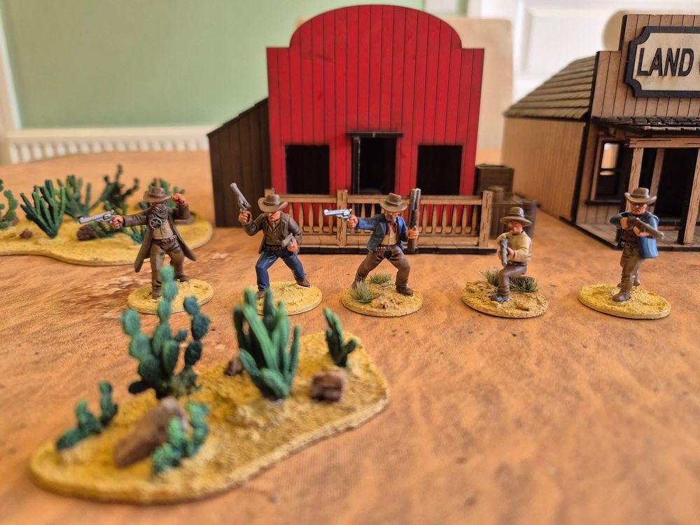 28mm Cowboys ready for a shootout 