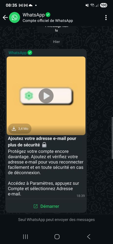 Message dans l'interface de l'application mobile whatsapp invitant à fournir son adresse de courrier électronique pour plus facilement récupérer son compte en cas de déconnexion 