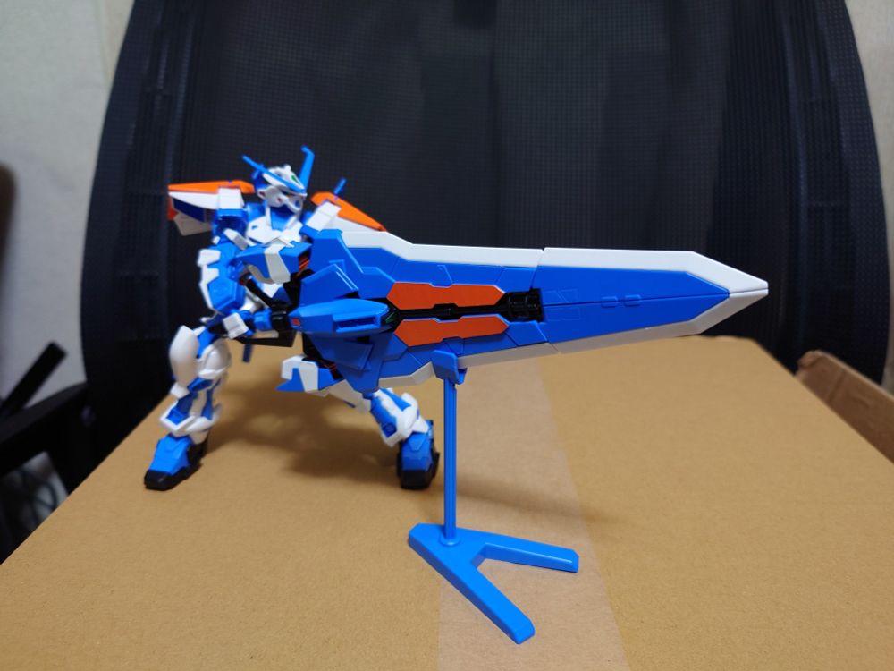 タクティカルアームズを持っている人で言う手の甲がポロポロしてしまう…