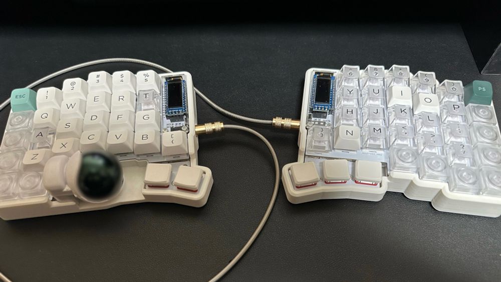 分割型トラックボール一体キーボード Keyball61