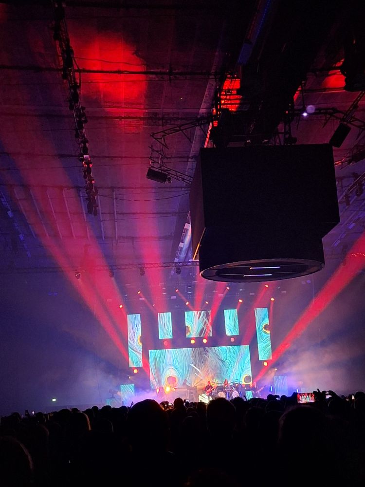 Opeth Helsingin Jäähallin lavalla