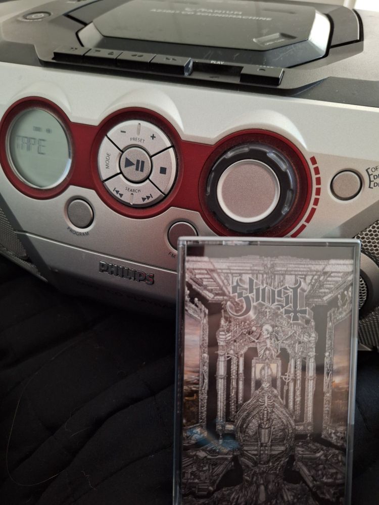 Ghostin Skeleta-kasetti ja mankka