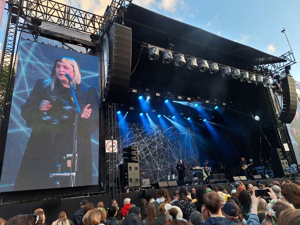 Slowdive Turun Kesärauhassa