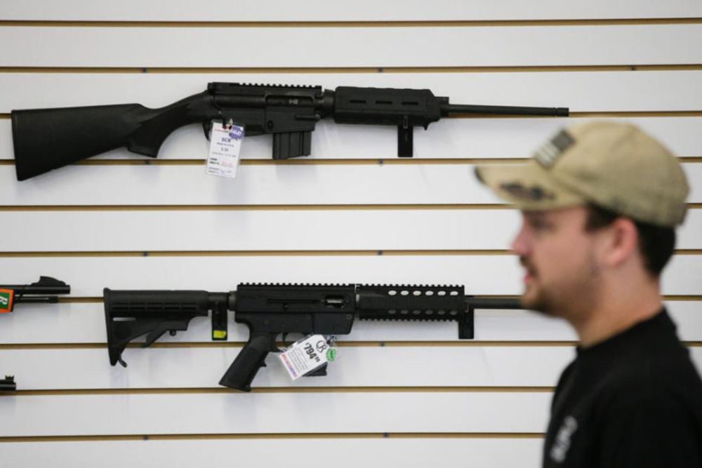 Amid US gun law debates, we answer your questions about guns in Switzerland, including why a place thought to have so many has few mass shootings.