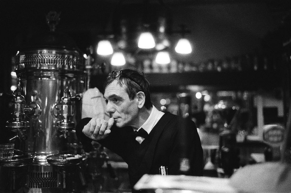 Honored that Celso Gonzalez-Falla chose this image that I made in Paris on @ilfordphoto.com Delta 3200 film for @nancy-sxsemagazine.bsky.social Gallery's B +W exhibition.
#Paris #ShowYourWork 